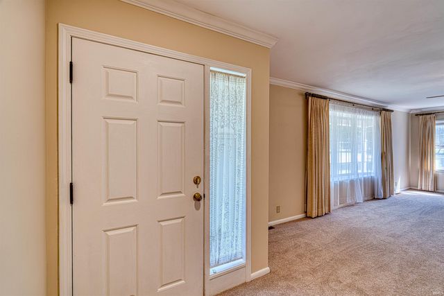 7001 Monroe Avenue, Evansville, IN 47715