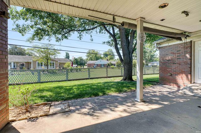 7001 Monroe Avenue, Evansville, IN 47715