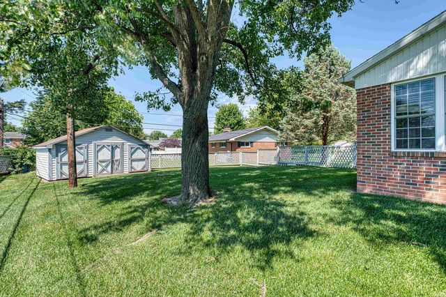 7001 Monroe Avenue, Evansville, IN 47715