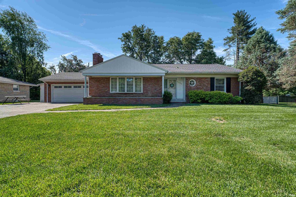 7001 Monroe Avenue, Evansville, IN 47715