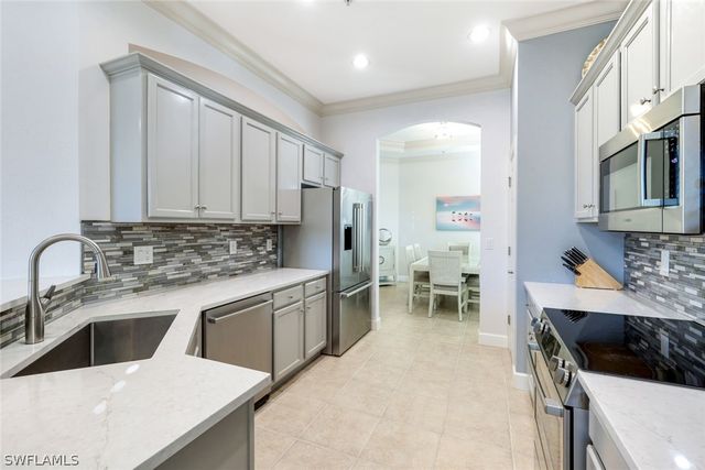 9509 Ironstone TER 201, Naples, FL 34120