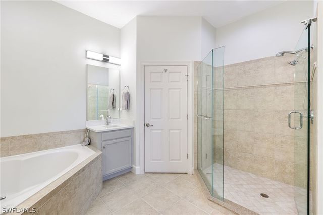 9509 Ironstone TER 201, Naples, FL 34120