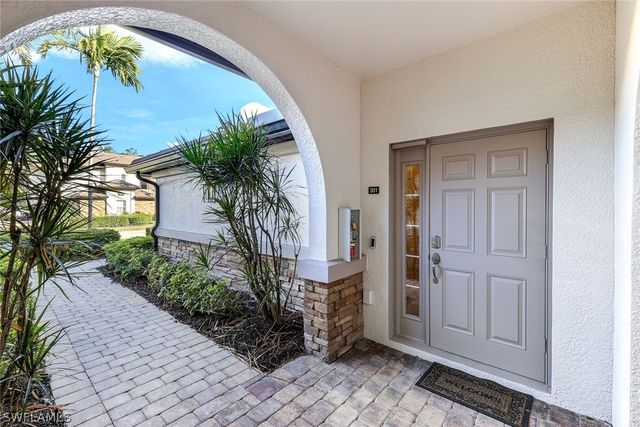 9509 Ironstone TER 201, Naples, FL 34120