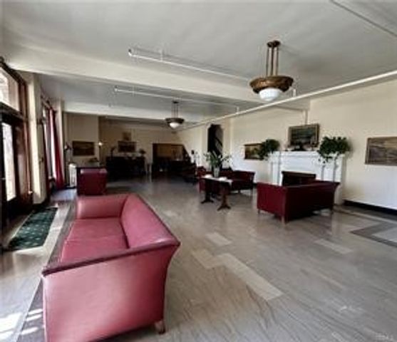 2121 James M Wood Boulevard 205, Los Angeles, CA 90006