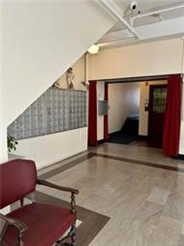 2121 James M Wood Boulevard 205, Los Angeles, CA 90006