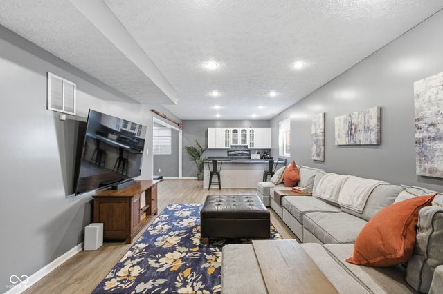 14211 Monarchy Lane, Fishers, IN 46037