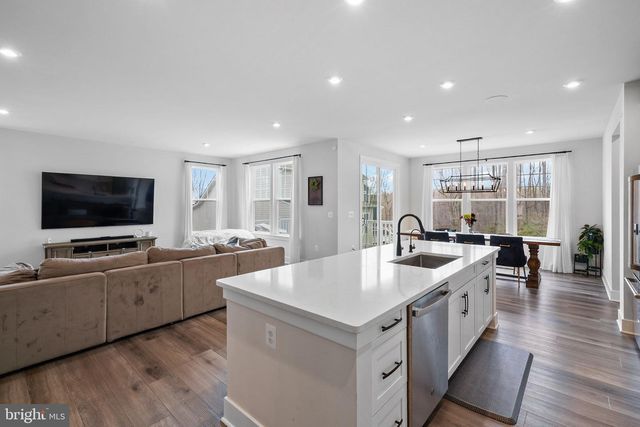 18150 MARSH PINE RD, Dumfries, VA 22026