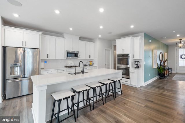 18150 MARSH PINE RD, Dumfries, VA 22026