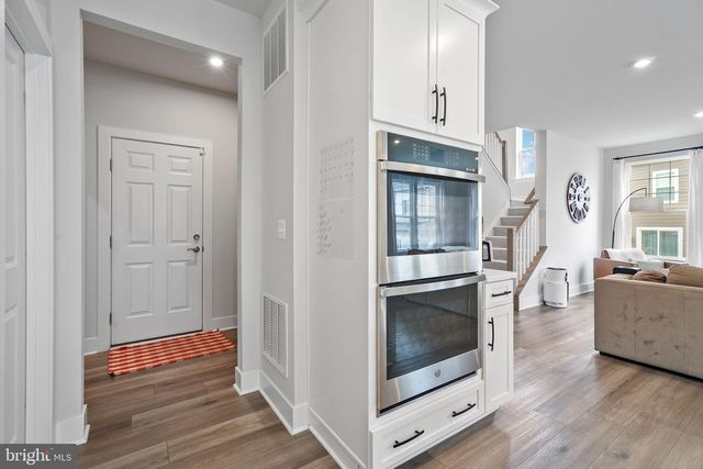 18150 MARSH PINE RD, Dumfries, VA 22026