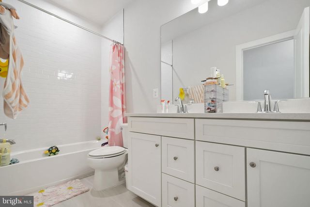 18150 MARSH PINE RD, Dumfries, VA 22026