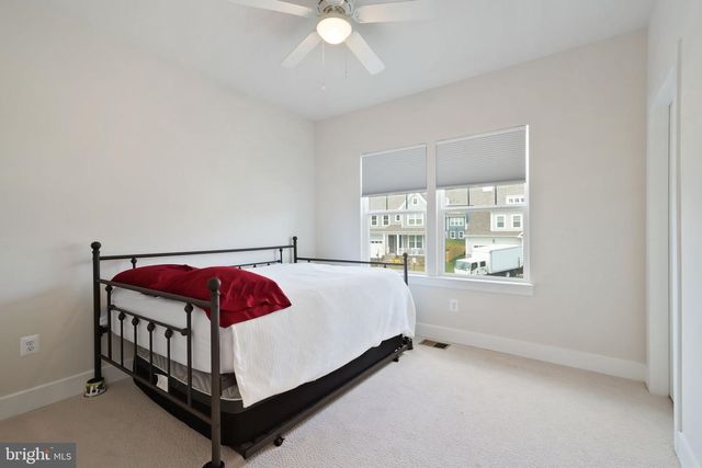 18150 MARSH PINE RD, Dumfries, VA 22026