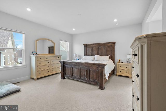 18150 MARSH PINE RD, Dumfries, VA 22026