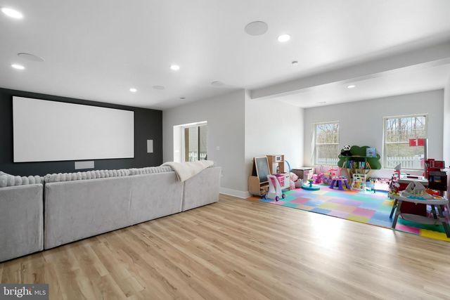 18150 MARSH PINE RD, Dumfries, VA 22026