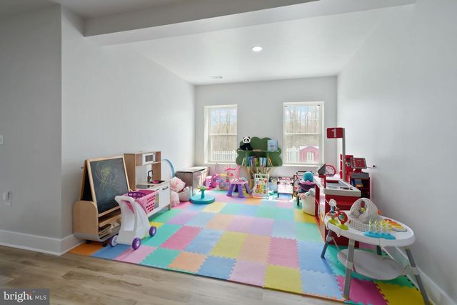 18150 MARSH PINE RD, Dumfries, VA 22026