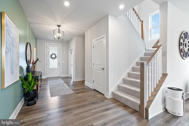 18150 MARSH PINE RD, Dumfries, VA 22026