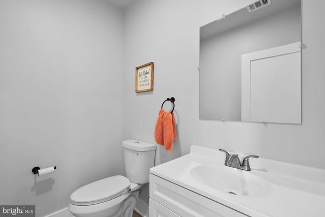 18150 MARSH PINE RD, Dumfries, VA 22026