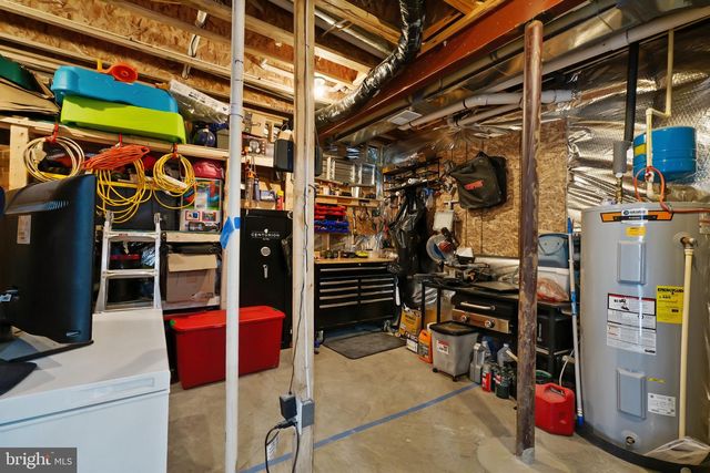 18150 MARSH PINE RD, Dumfries, VA 22026