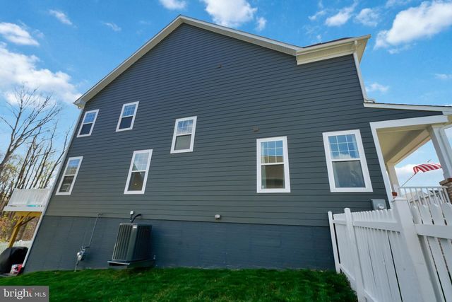 18150 MARSH PINE RD, Dumfries, VA 22026