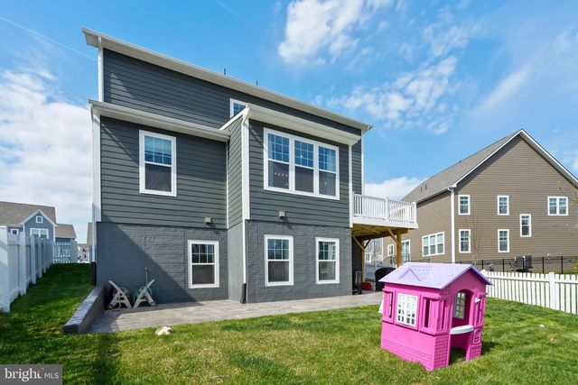 18150 MARSH PINE RD, Dumfries, VA 22026