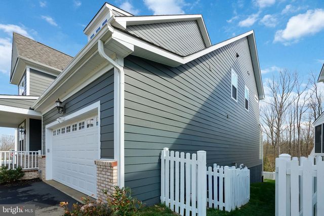 18150 MARSH PINE RD, Dumfries, VA 22026