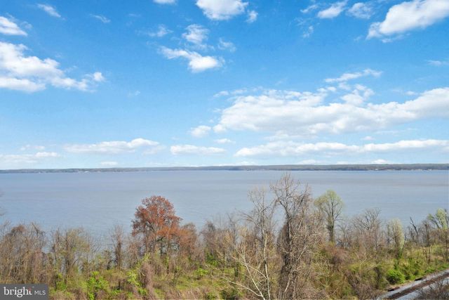 18150 MARSH PINE RD, Dumfries, VA 22026