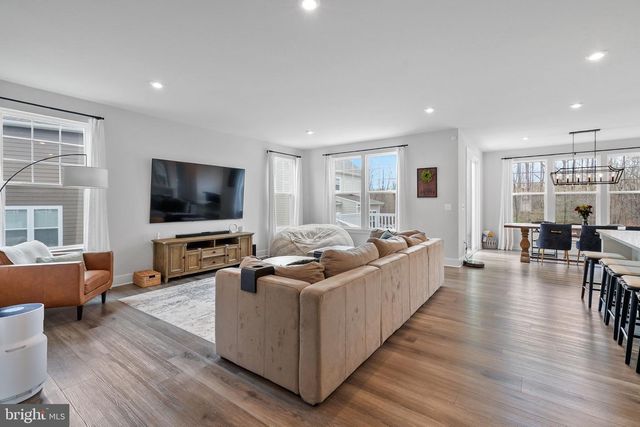 18150 MARSH PINE RD, Dumfries, VA 22026