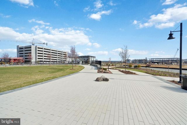 18150 MARSH PINE RD, Dumfries, VA 22026