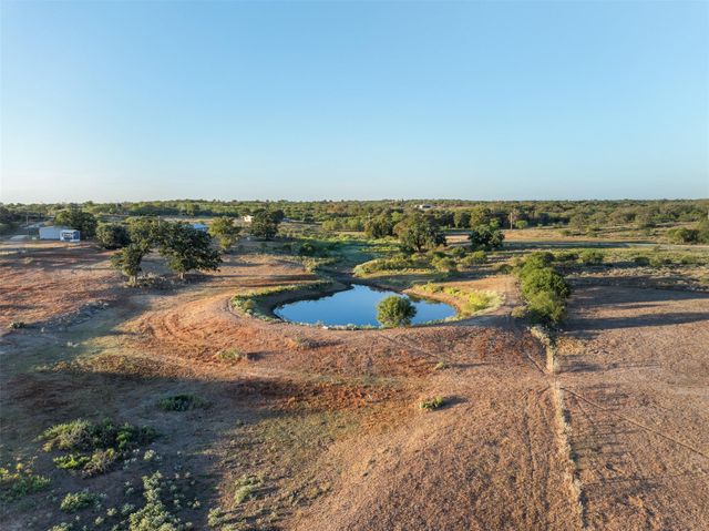 3270 Fm 671, Luling, TX 78648