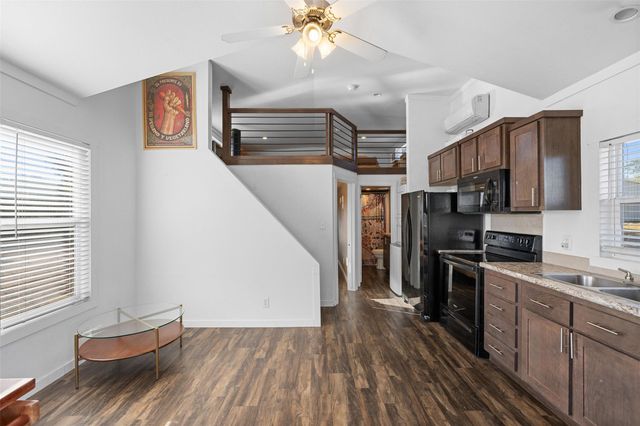 3270 Fm 671, Luling, TX 78648