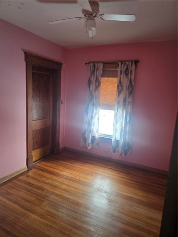 520 Mill Street, Toronto, IA 52777