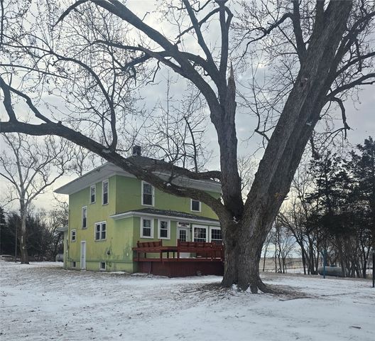 520 Mill Street, Toronto, IA 52777