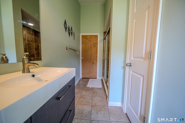 869 Washington Ave Extension, Waterbury, CT 06708