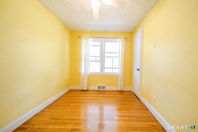 869 Washington Ave Extension, Waterbury, CT 06708