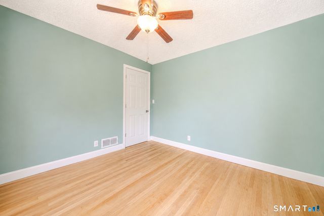 869 Washington Ave Extension, Waterbury, CT 06708