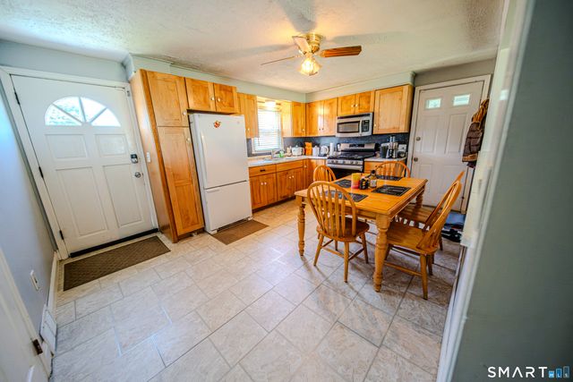 869 Washington Ave Extension, Waterbury, CT 06708