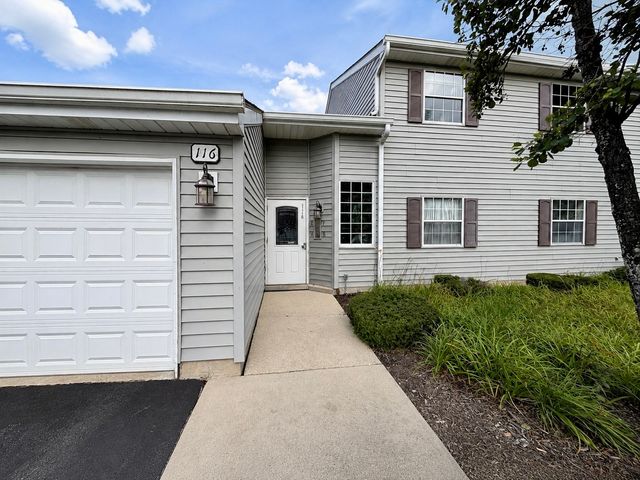 116 GANT Circle F, Streamwood, IL 60107