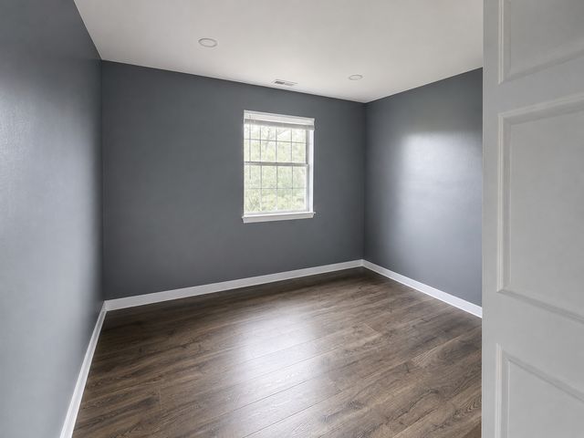 116 GANT Circle F, Streamwood, IL 60107