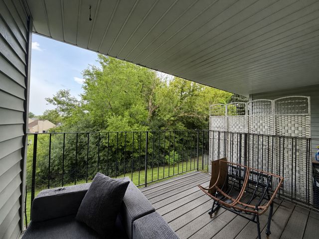 116 GANT Circle F, Streamwood, IL 60107