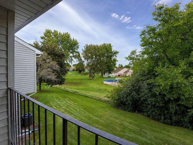 116 GANT Circle F, Streamwood, IL 60107