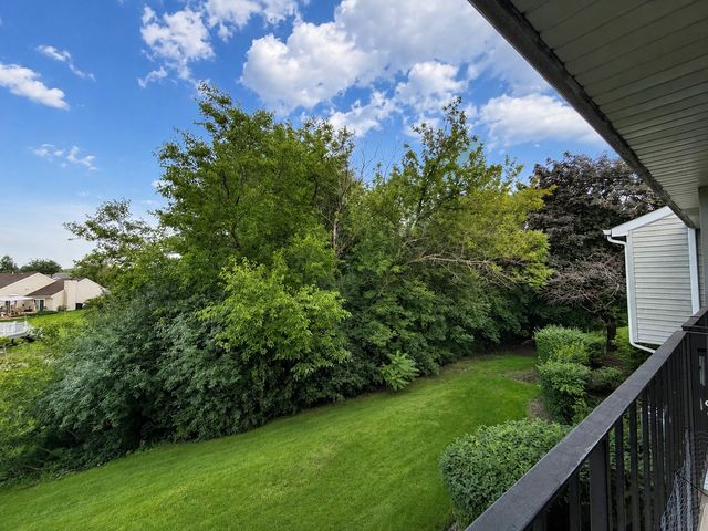 116 GANT Circle F, Streamwood, IL 60107