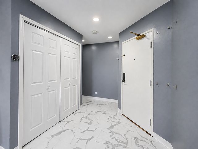 116 GANT Circle F, Streamwood, IL 60107