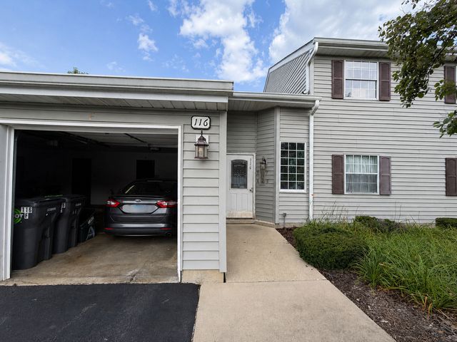 116 GANT Circle F, Streamwood, IL 60107