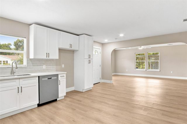 2803 S Houston Drive, La Marque, TX 77568