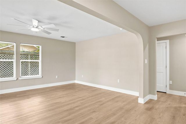 2803 S Houston Drive, La Marque, TX 77568