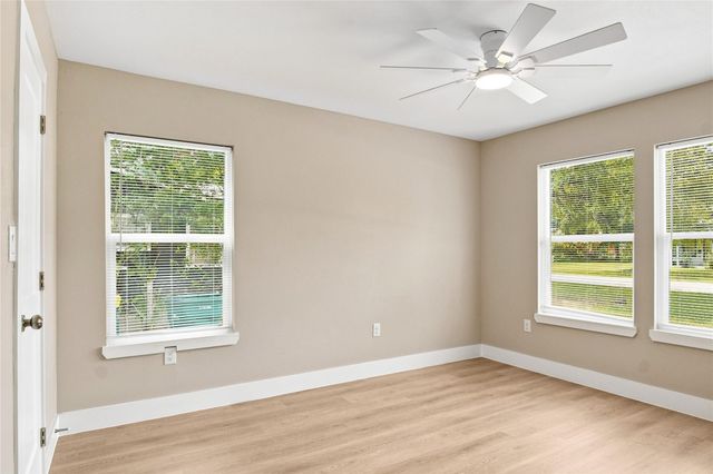 2803 S Houston Drive, La Marque, TX 77568