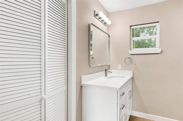 2803 S Houston Drive, La Marque, TX 77568