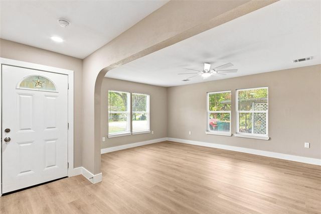 2803 S Houston Drive, La Marque, TX 77568