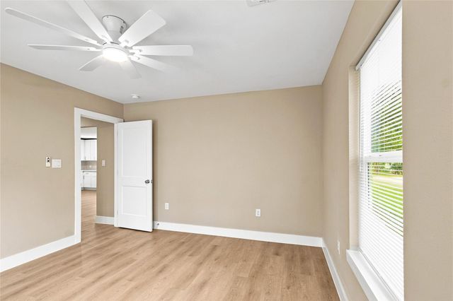 2803 S Houston Drive, La Marque, TX 77568