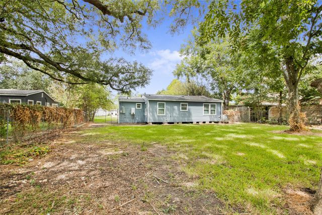 2803 S Houston Drive, La Marque, TX 77568