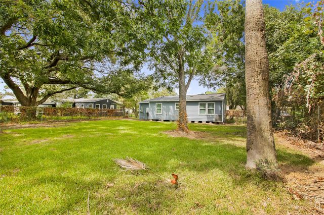2803 S Houston Drive, La Marque, TX 77568
